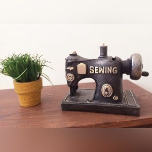 Japanese zakka vintage decoration sewing machine paper weight/ piggy bank